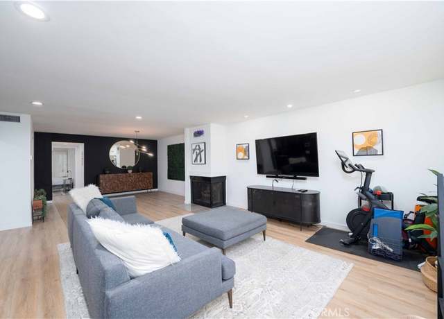 Property at 4321 Matilija Ave #9, Sherman Oaks, CA 91423, 3 beds, 3 baths
