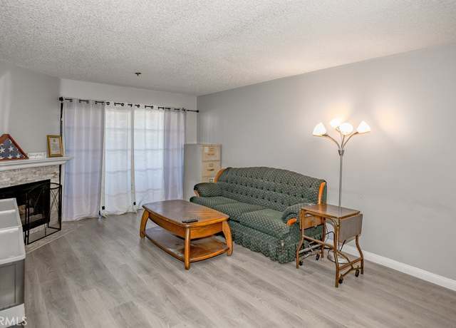 Property at 6545 Reseda Blvd #3, Reseda, CA 91335, 2 beds, 2 baths