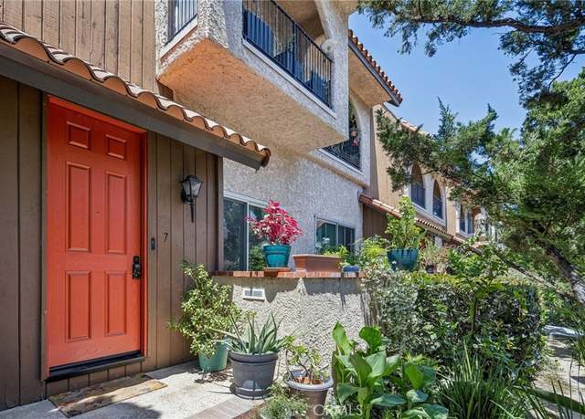 Property at 1711 Grismer Ave #7, Burbank, CA 91504, 3 beds, 2.5 baths