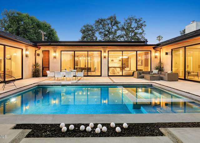 Property at 4828 Oakwood Ave, La Canada Flintridge, CA 91011, 5 beds, 5 baths