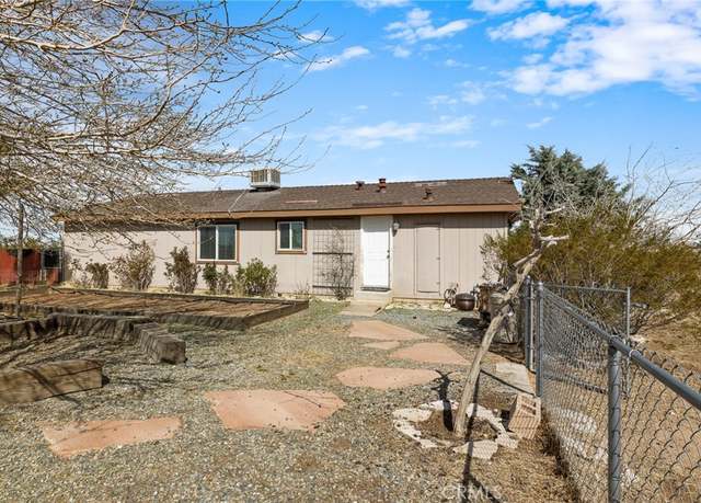 Property at 10780 Verbena Rd, Oak Hills, CA 92344, 3 beds, 1 bath