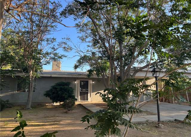 Property at 16275 Cajon St, Hesperia, CA 92345, 2 beds, 1 bath