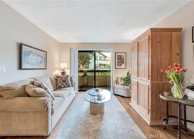 Property at 28010 Tiffany Ln #309, Canyon Country, CA 91387, 2 beds, 2 baths