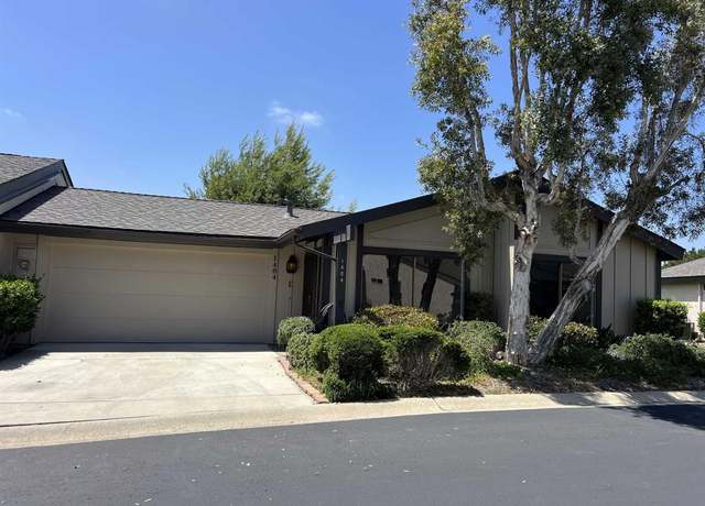 Property at 1404 Lombard St, Vista, CA 92084, 2 beds, 2 baths