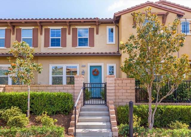 Property at 28606 Jardineras Dr, Valencia, CA 91354, 3 beds, 3 baths