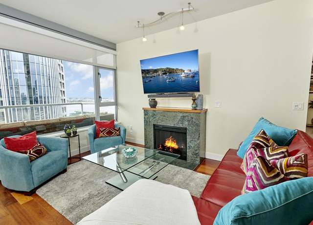 Property at 700 W E St #2802, San Diego, CA 92101, 2 beds, 2 baths