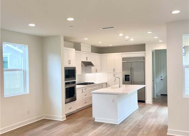 Property at 10895 Carlos St, Ventura, CA 93004, 3 beds, 2.5 baths