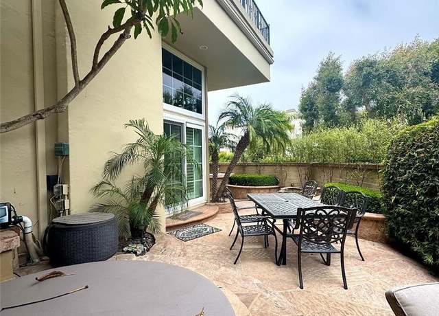 Property at 19292 Sawgrass Ln, Huntington Beach, CA 92648, 3 beds, 2.5 baths