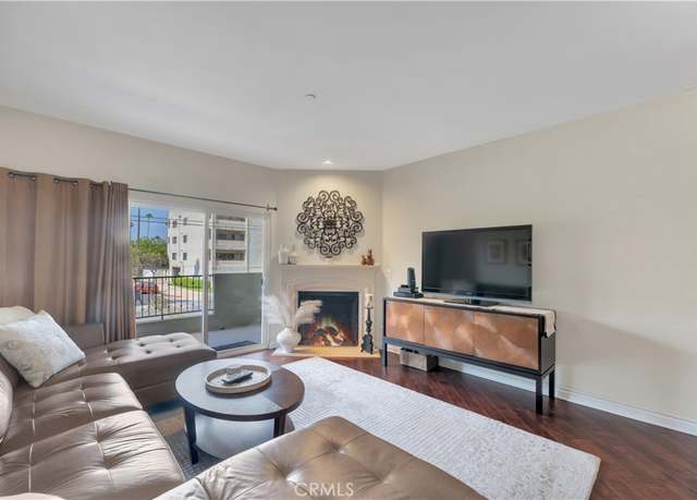 Property at 13200 Moorpark St #201, Sherman Oaks, CA 91423, 3 beds, 2.5 baths