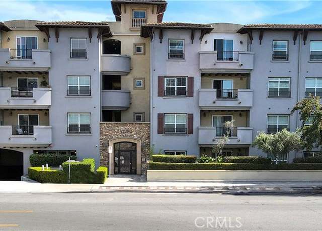 Property at 13200 Moorpark St #201, Sherman Oaks, CA 91423, 3 beds, 2.5 baths