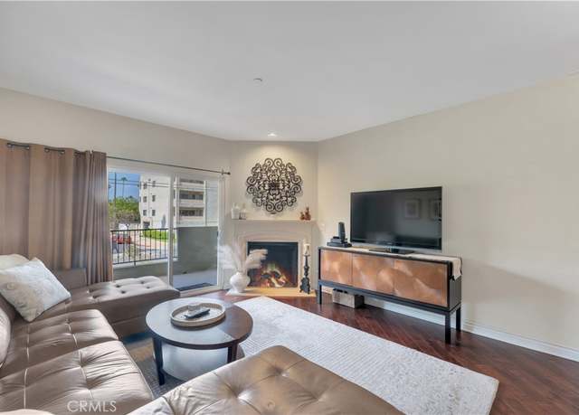 Property at 13200 Moorpark St #201, Sherman Oaks, CA 91423, 3 beds, 2.5 baths