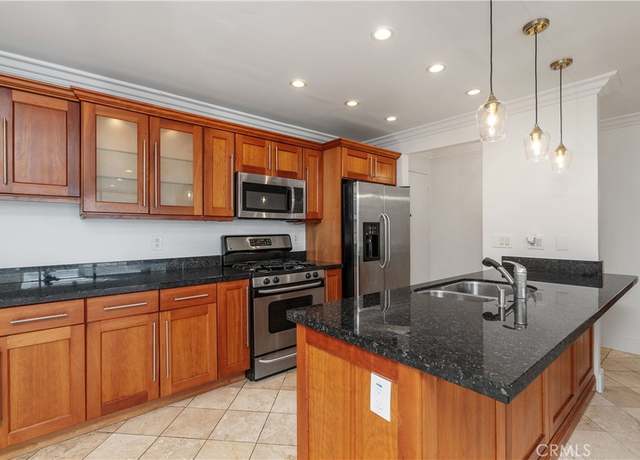 Property at 911 N Kings Rd #319, West Hollywood, CA 90069, 1 bed, 1 bath