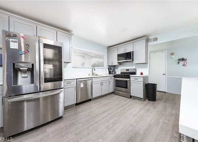 Property at 38847 2nd St E, Palmdale, CA 93550, 3 beds, 2 baths