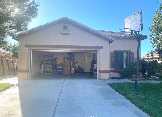 Property at 43909 Gingham Ave, Lancaster, CA 93535, 5 beds, 2 baths