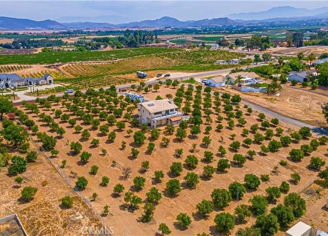 Property at 33851 Madera De Playa, Temecula, CA 92592, 3 beds, 2.5 baths