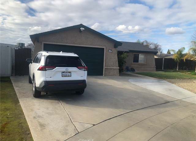 Property at 2545 N Cecelia Ave, Fresno, CA 93722, 3 beds, 2 baths