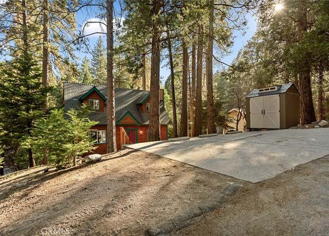 Property at 432 Clubhouse Dr, Lake Arrowhead, CA 92352, 2 beds, 2.5 baths