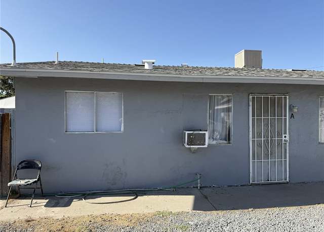 Property at 1108 N Rinaldi St, Visalia, CA 93291, 6 beds, 3 baths