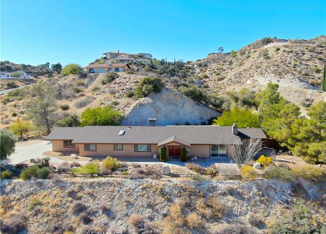 Property at 54046 Ridge Rd, Yucca Valley, CA 92284, 4 beds, 2 baths