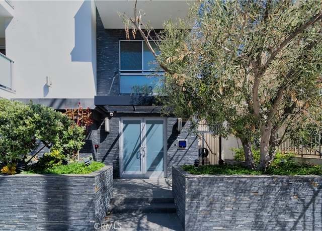 Property at 7133 Hawthorn Ave #206, Los Angeles, CA 90046, 3 beds, 3 baths