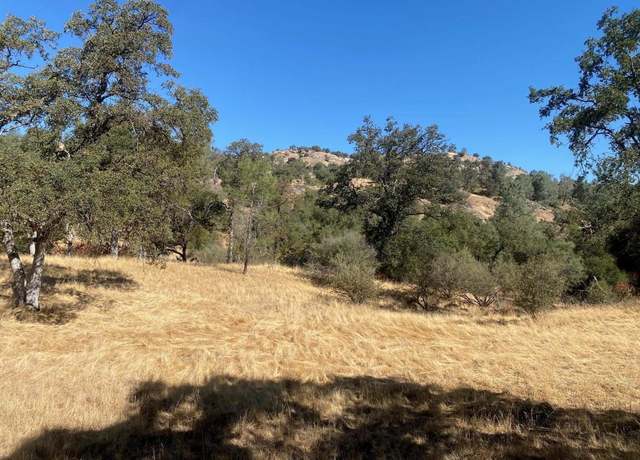 Property at 8 Tioga Dr, Coarsegold, CA 93614