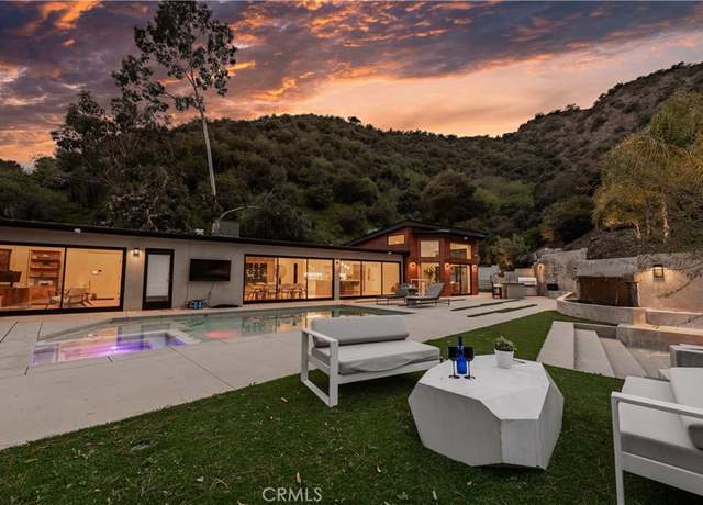 Property at 17137 Escalon Dr, Encino, CA 91436, 4 beds, 4.5 baths