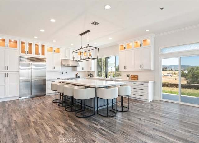 Property at 38855 Bella Vista Rd, Temecula, CA 92592, 6 beds, 5.5 baths
