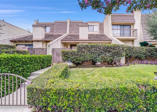 Property at 18403 Collins St Unit B, Tarzana, CA 91356, 3 beds, 3 baths