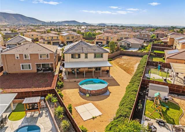 Property at 27490 Grand Teton Ct, Menifee, CA 92585, 4 beds, 3 baths