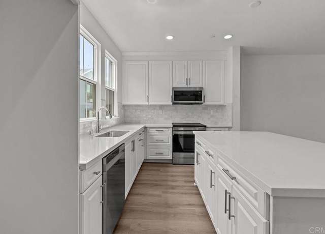 Property at 2556 Chamomile Ln, Carlsbad, CA 92008, 3 beds, 3 baths