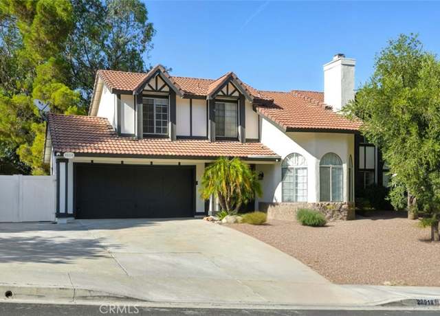 Property at 28918 Lillyglen Dr, Canyon Country, CA 91387, 3 beds, 3 baths