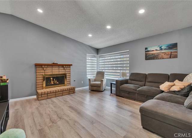 Property at 2885 Heller Dr, Jurupa Valley, CA 92509, 3 beds, 2 baths