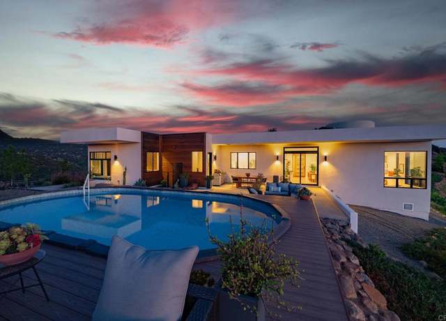 Property at 403 Black Canyon Pl, Ramona, CA 92065, 3 beds, 2.5 baths