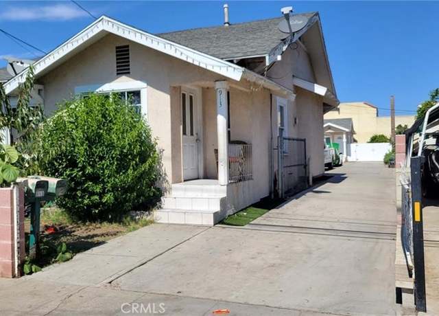 Property at 913 W Bishop St, Santa Ana, CA 92703, 4 beds, 2 baths