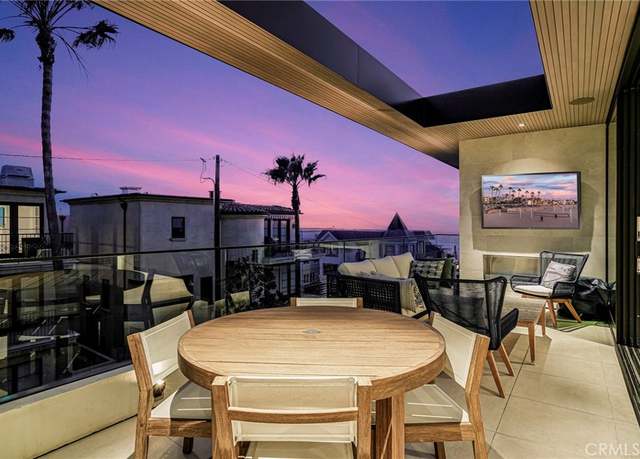 Property at 405 26th St, Manhattan Beach, CA 90266, 4 beds, 4.5 baths