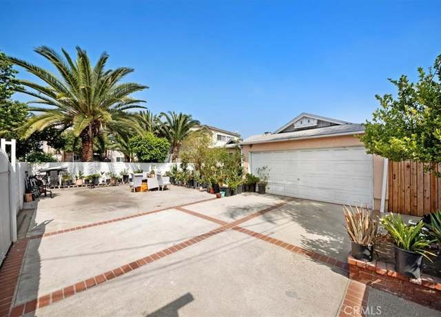 Property at 11457 Oxnard St, North Hollywood, CA 91606, 2 beds, 1 bath