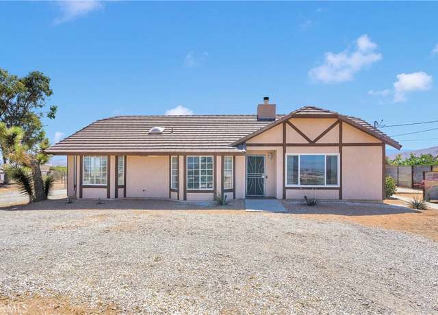 Property at 10443 Caribou Ave, Apple Valley, CA 92308, 4 beds, 3 baths