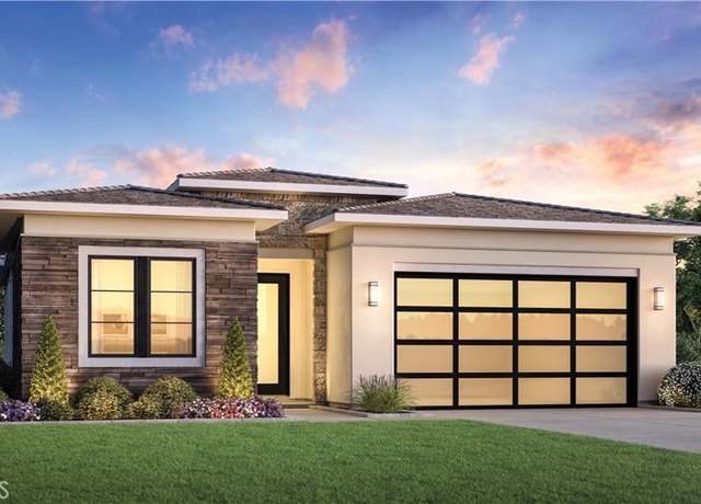 Property at 2004 W Pearl St, Encinitas, CA 92024, 3 beds, 2.5 baths