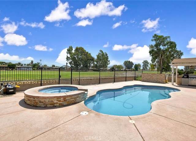 Property at 1428 Pepper Tree Dr, Hemet, CA 92545, 3 beds, 2 baths