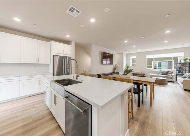 Property at 1484 Sunrise Ln, San Pedro, CA 90732, 4 beds, 4 baths