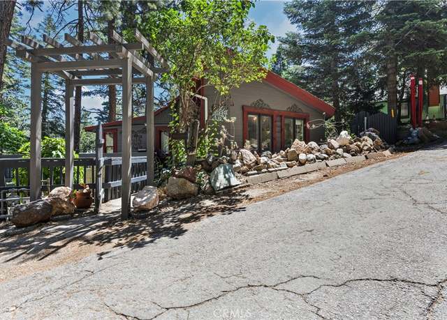 Property at 25108 Grand View Dr, Crestline, CA 92325, 2 beds, 1 bath