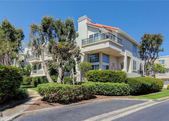 Property at 6052 Shadowbrook Cir, Huntington Beach, CA 92648, 2 beds, 2.5 baths