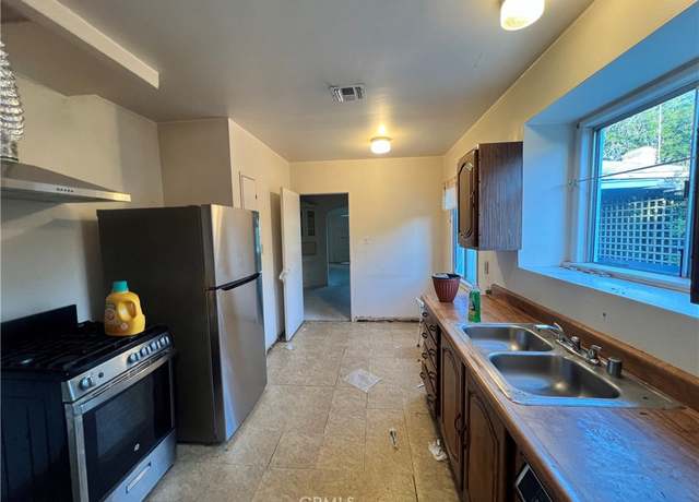 Property at 4227 Neosho Ave, Los Angeles, CA 90066, 4 beds, 2 baths