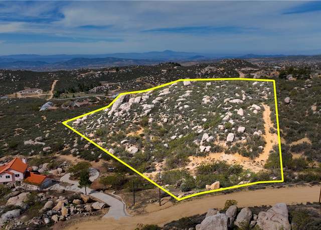Property at 1027 Canyonside Ct, Aguanga, CA 92536