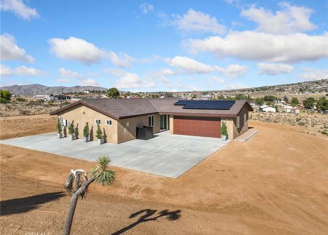 Property at 9641 Buena Vista St, Apple Valley, CA 92308, 3 beds, 2 baths
