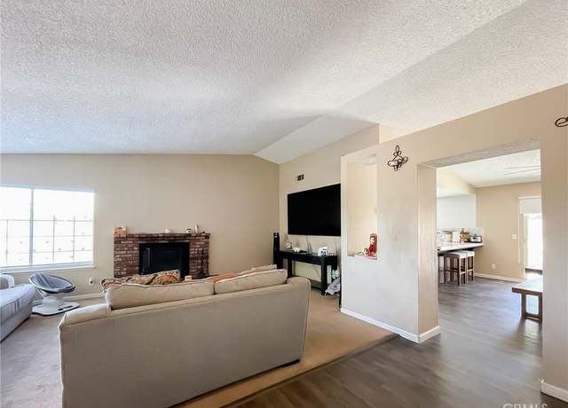 Property at 43930 11th St E, Lancaster, CA 93535, 3 beds, 2 baths