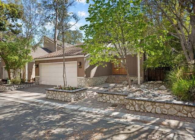 Property at 24802 Forest Knoll Ln, Lake Forest, CA 92630, 4 beds, 2.5 baths