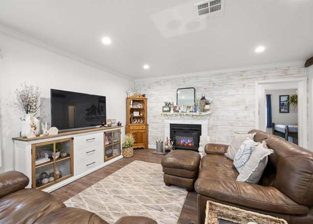 Property at 586 DEL MAR Ave, Chula Vista, CA 91910, 3 beds, 2 baths
