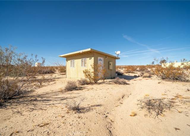 Property at 67970 Pioneer Trl Trl, 29 Palms, CA 92277, 1 bed, 1 bath