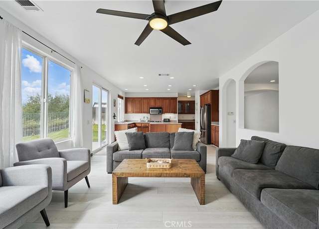 Property at 21200 Oakleaf Canyon Dr, Newhall, CA 91321, 5 beds, 3 baths